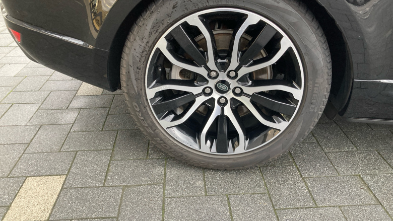 Land Rover Range Rover Sport 3.0 D300 HSE Silver 5dr Auto Diesel Estate